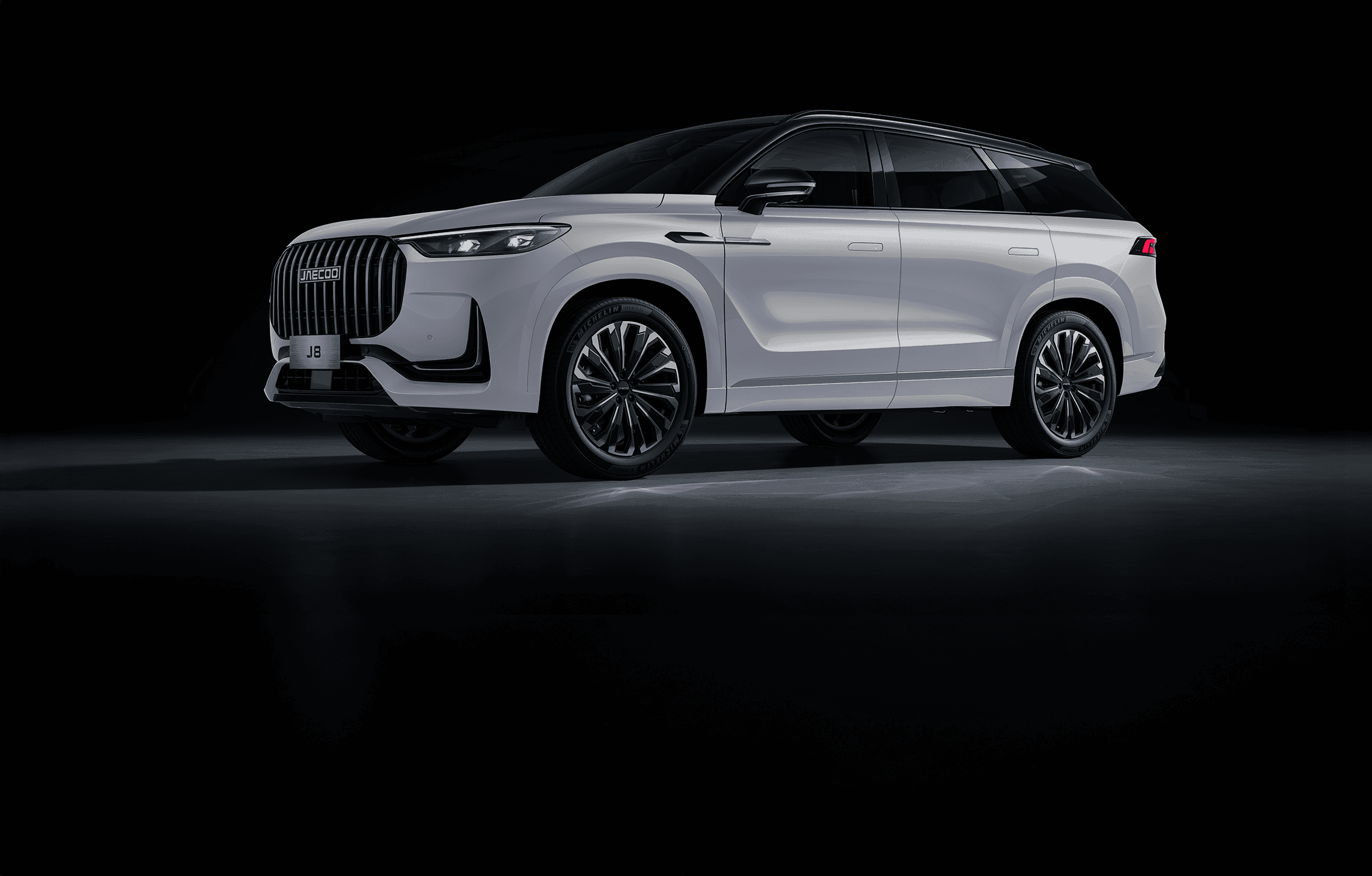 Jaecoo J8 AWD Side View